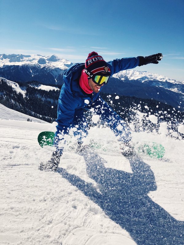 Ride the waves: snowboard courses at les deux alpes